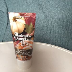 Marshmallow pumpkin latte hand cream